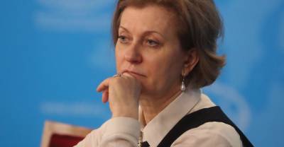 Попова призвала россиян не следовать "вредным советам" по вакцинации от ковида