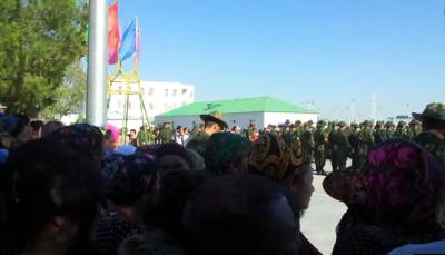 Повестка в день экзамена, взятки и суп без ложки. В Туркменистане сезон призыва в армию