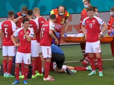 Тренер: У игрока сборной Дании по футболу на поле остановилось сердце