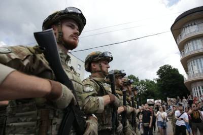 Украина отмечает годовщину оккупации Мариуполя: Нацисты обещают...
