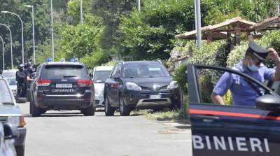 Мужчину, устроившего стрельбу на улице итальянского города Ардеа, нашли мертвым