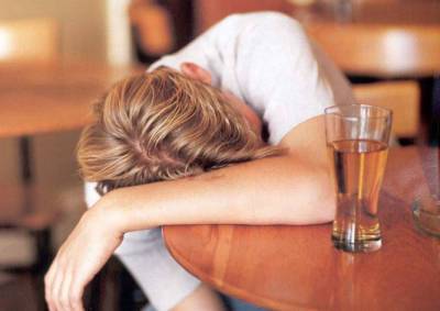 Алкоголь пробовал почти каждый 15-летний чешский подросток