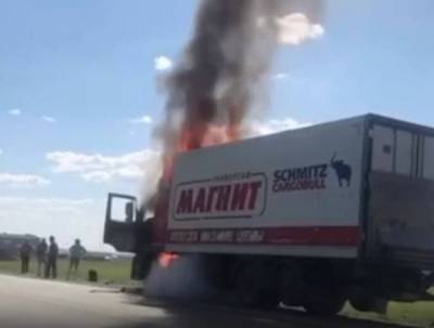 Два грузовика "Магнит" загорелись сегодня в Екатеринбурге с разницей в несколько часов
