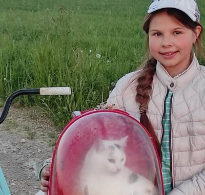 История девочки Даны, которая спасает котов и мечтает обнять весь мир
