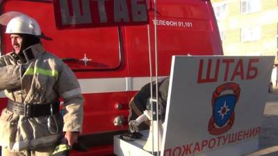Клуб на севере Москвы потушили с помощью пожарного поезда