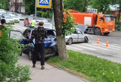 Женщина пострадала в дорожной аварии в Луге - online47.ru - Луга