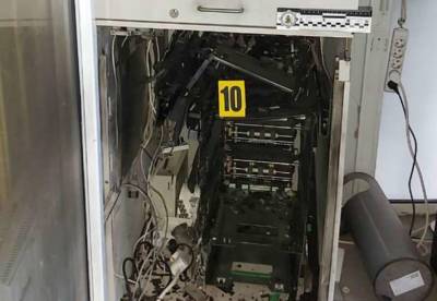 В Харькове преступники взорвали банкомат в супермаркете