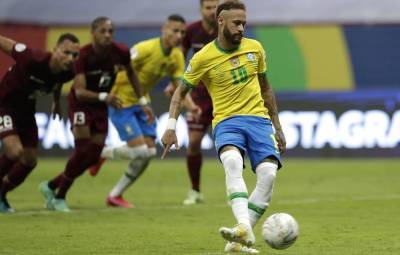 Сборная Бразилии разгромила команду Венесуэлы в матче открытия Кубка Америки по футболу