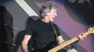 Основатель Pink Floyd назвал Цукерберга “мелким мерзавцем”