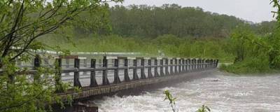 На Камчатке паводком смыло мост на реке Коль