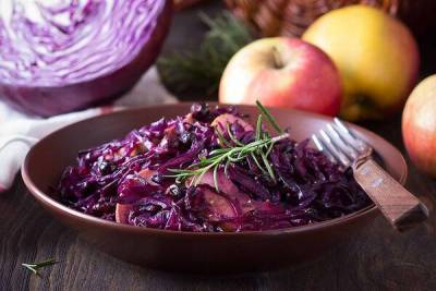 Теплый салат из капусты: рецепт вкусного и полезного блюда
