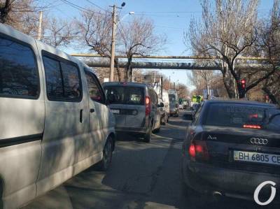 Пробки в Одессе 14 июня – из-за ДТП стоят Среднефонтанская и Краснова