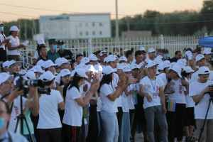 Фестиваль завершился массовой дракой интеллектуалов в Нукусе