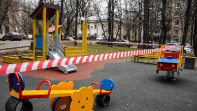 В Петербурге вслед за Москвой вводят ограничения из-за COVID-19