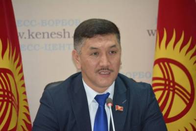 У киргизского депутата диплом о высшем образовании оказался фальшивым