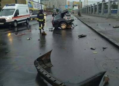 В Одессе авто разорвало на части в ДТП, погибли два человека