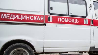 Водитель "Мерседеса" сломал бедро после столкновения с "Хондой" в Новосибирске