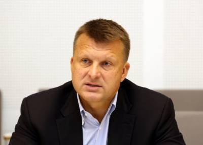 Известный политик Шлесерс обещает наладить жизнь в Латвии со своей новой партией