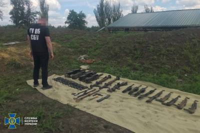 СБУ блокировала массовое хищение оружия из воинской части (ВИДЕО)