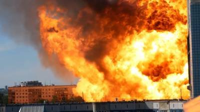 Взрыв, уничтоживший заправку в Новосибирске, попал на видео