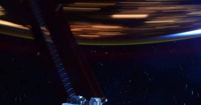 Астронавт МКС показал на фото высокую скорость вращения станции вокруг Земли