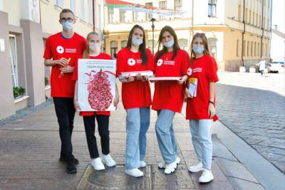 «Капля надежды». Во Всемирный день донора крови областная организация Красного Креста провела акцию безвозмездного донорства