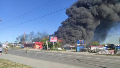 На АЗС в Новосибирске произошел пожар, шестеро пострадали (ВИДЕО)