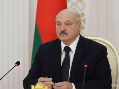 "Мир одурел вообще". Лукашенко заявил, что население Беларуси нужно научить обращаться с оружием