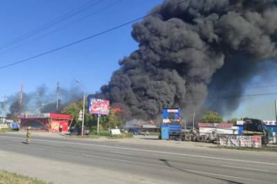 В Новосибирске произошел крупный пожар на АЗС