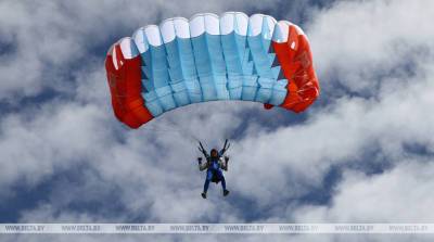 В центре Витебска на День города пройдет парашютное шоу