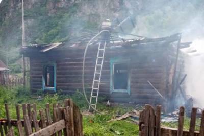 Трое детей погибли при пожаре в частном доме в Горном Алтае