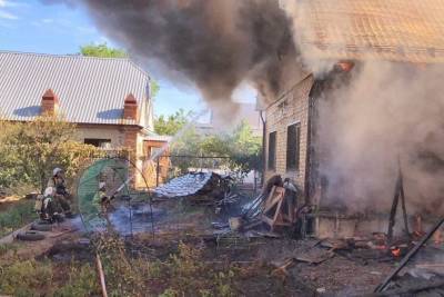 В Шадринске потушили крупный пожар в жилом доме