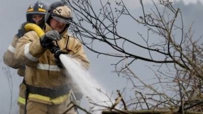 Спасателям удалось локализовать пожар на АЗС в Новосибирске