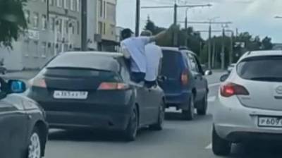 В Терновке любителей нестандартных поездок на авто сняли на камеру