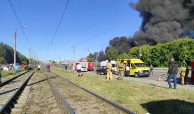 При пожаре на автозаправке в Новосибирске пострадал 21 человек