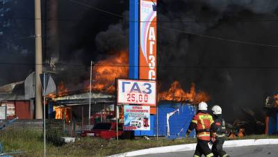 Число пострадавших при взрывах на АЗС в Новосибирске выросло до 21 человека
