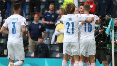 Сборная Чехии одержала первую победу на чемпионате Европы по футболу