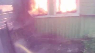 Видео, снятое смоленскими пожарными, стало невероятно популярно в Интернете