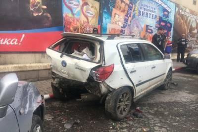 В Енакиево столкнулись 4 автомобиля и 1 пешеход