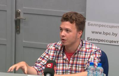 Честно и неожиданно: Роман Протасевич пообщался с прессой в ходе брифинга МИД