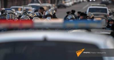 Потасовка между сторонниками Царукяна и Пашиняна в Ереване. Видео