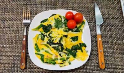 Яйца и шпинат: идеальный рецепт быстрого летнего завтрака