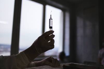 Роспотребнадзор подтвердил ненадобность второй дозы вакцины от коронавируса ряду россиян