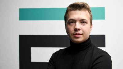 Протасевичу предъявили обвинения: в чем власти Беларуси обвиняют журналиста
