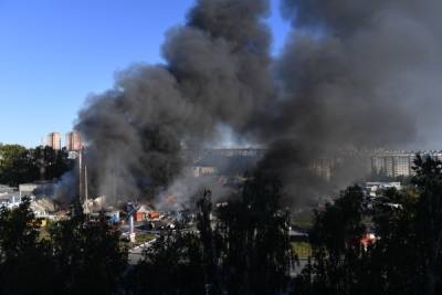 В Новосибирске после пожара на АЗС в больнице остаются 17 человек