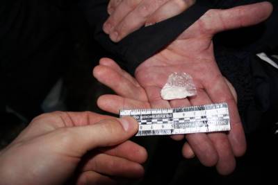 Курганец спрятал наркотики от полицейских во рту