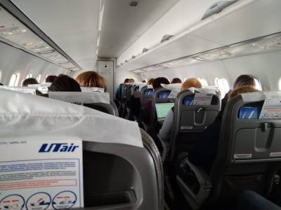 Летевший из Тюмени в Петербург самолет вернулся в Рощино из-за поломки