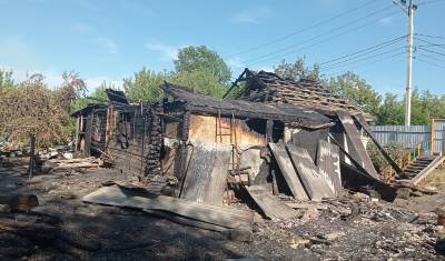 Из-за поджога пуха сгорел дом двух семей на Береговой в выходные в Тюмени