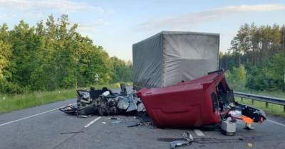 ДТП на трассе Киев-Ковель: два авто разбиты, движение ограничено (ФОТО)