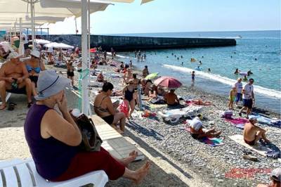 Жителей РФ предупредили о перегруженности черноморских курортов